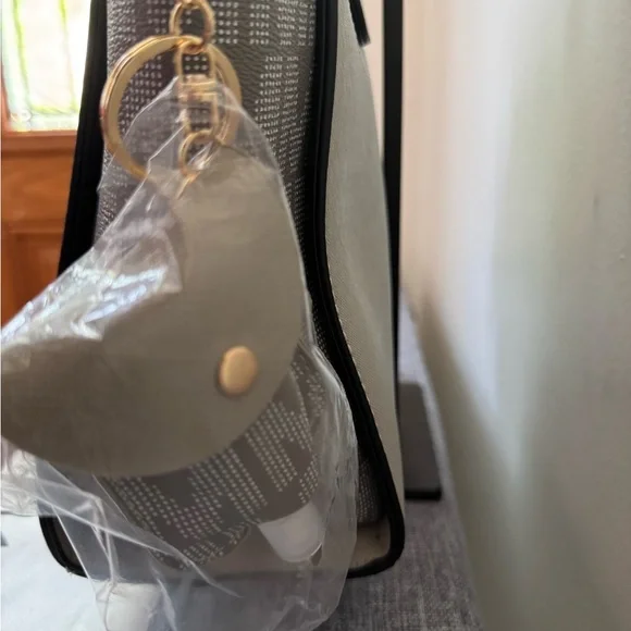 Gray Satchel with Gold Accents and Structured Design - Picture 6 of 11